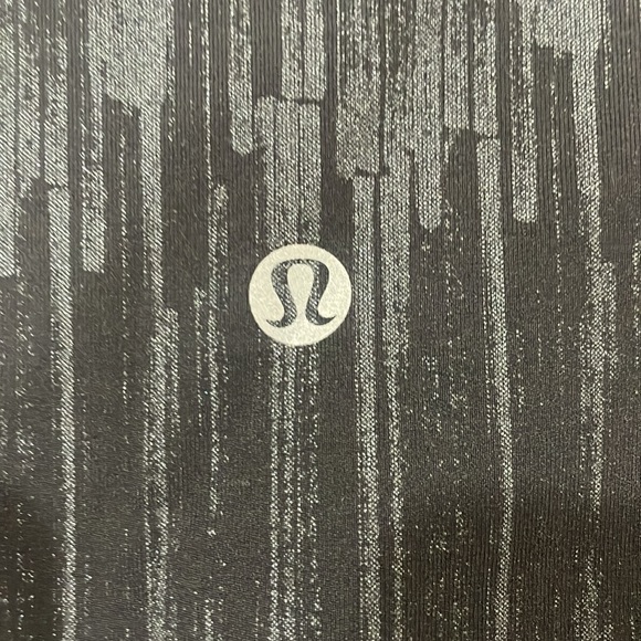 Lululemon Highrise/Fold Over Shorts 💪🏻 - Picture 3 of 5